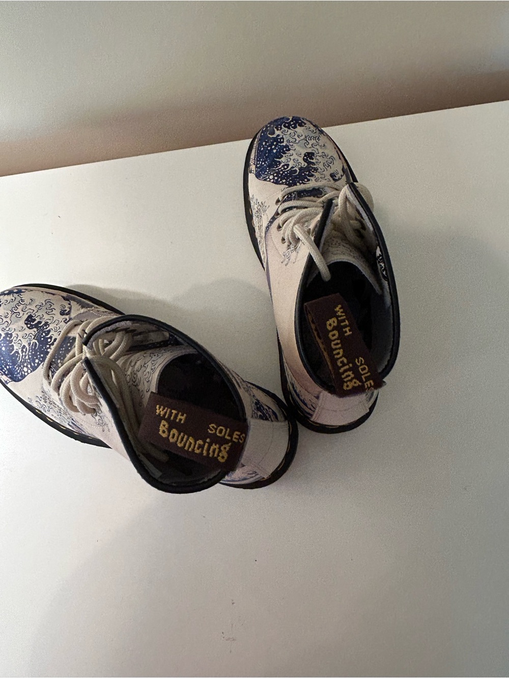 The Met x Dr. Martens: The Great Wave Leather Boots - Picture 7 of 8